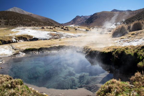 Die heißen Quellen von Sajama: Entspannung mit Blick auf den Vulkan