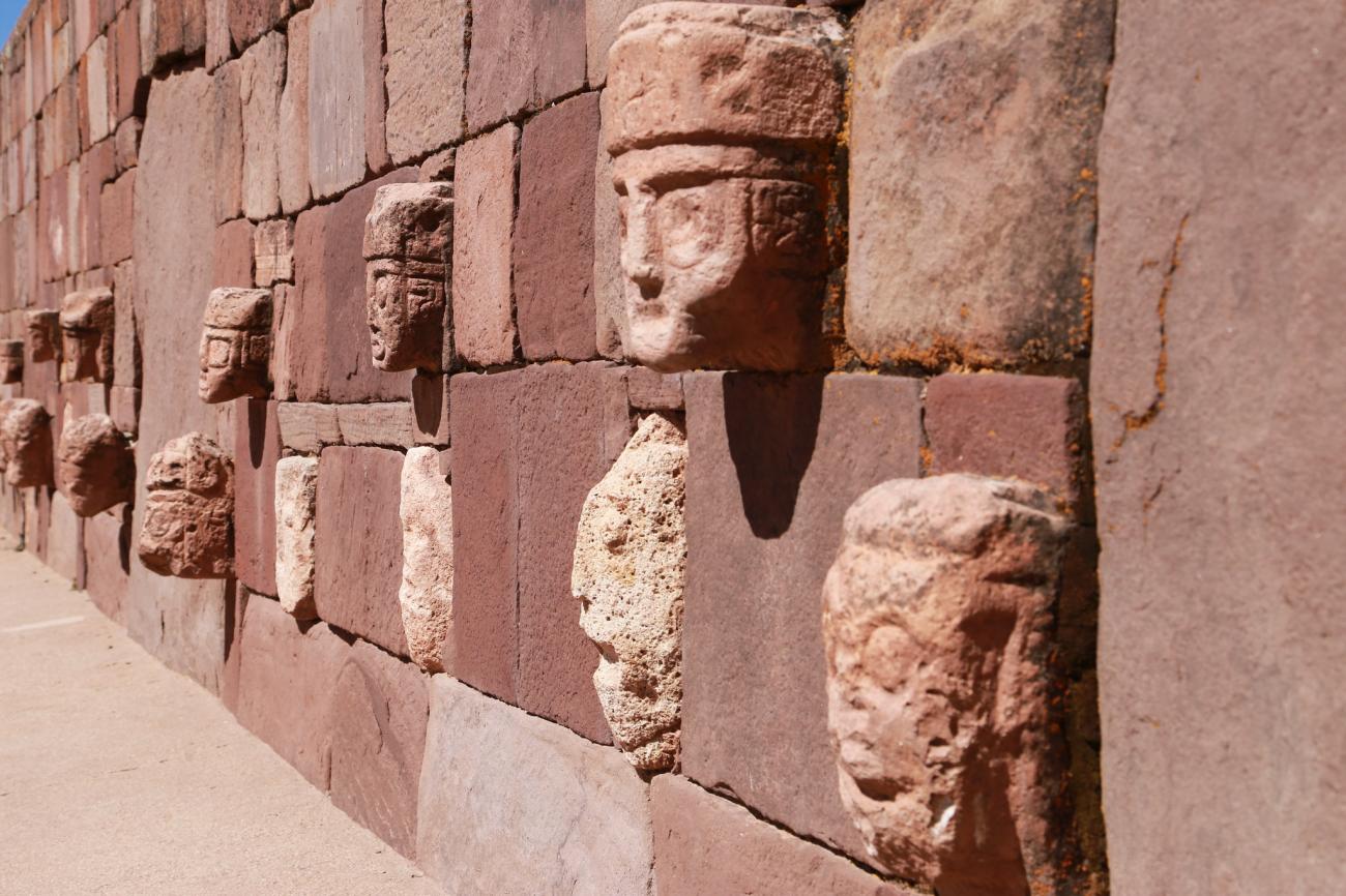 Die Ruinen von Tiwanaku und die Rätsel einer versunkenen Anden-Hochkultur