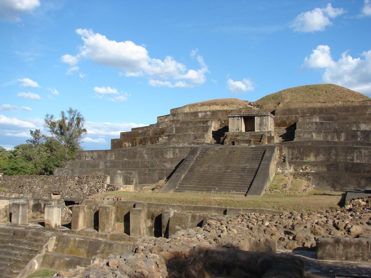 Die Maya-Stätten von Tazumal und Joya de Cerén im Herzen von El Salvador