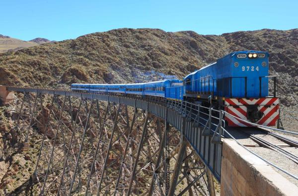 Tren a las Nubes: Mit dem legendären Zug durch die Anden Nordargentiniens