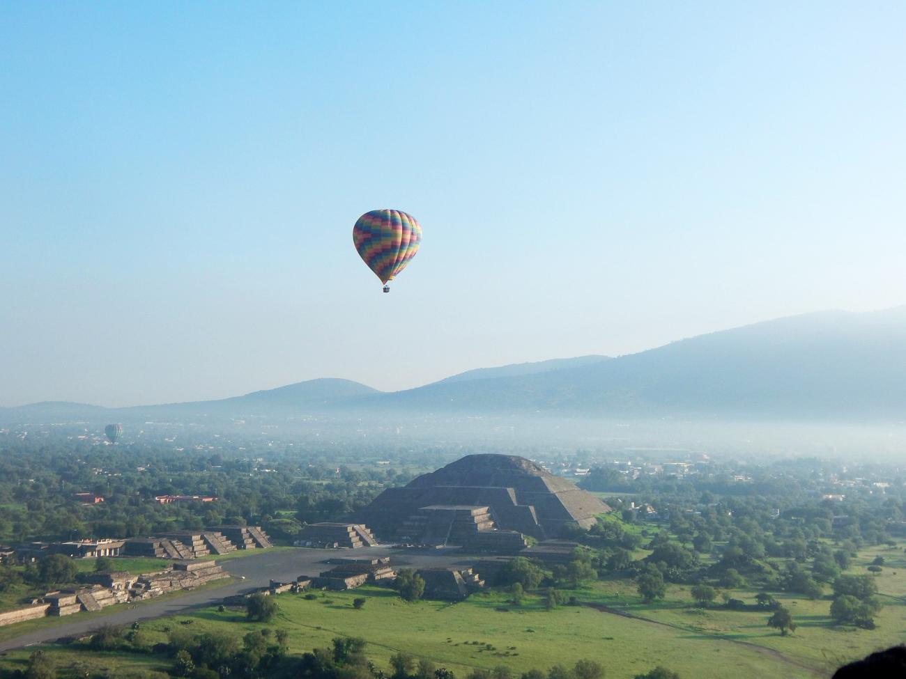 Teotihuacán: Die Stadt der Götter mit der Sonnen- und Mondpyramide