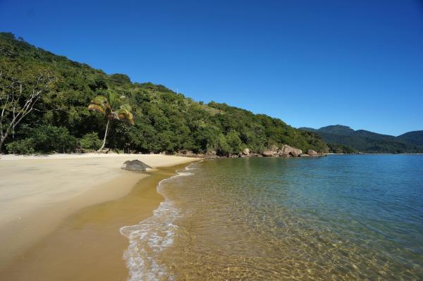 Ilha Grande: Strände, Abenteuer und das Erbe einer bewegten Vergangenheit