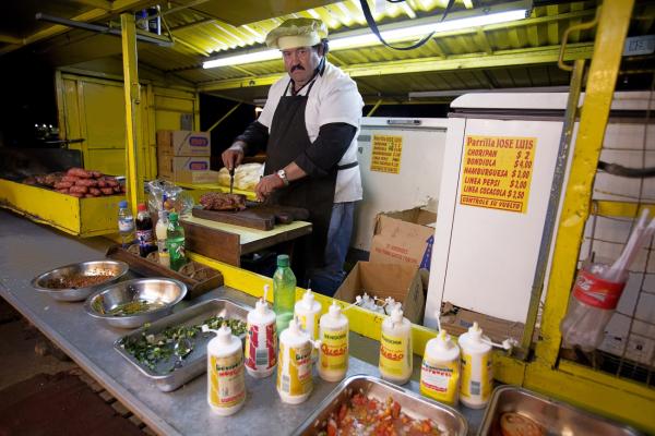 Street Food in Buenos Aires: Wo du die besten Choripanes und Helados findest