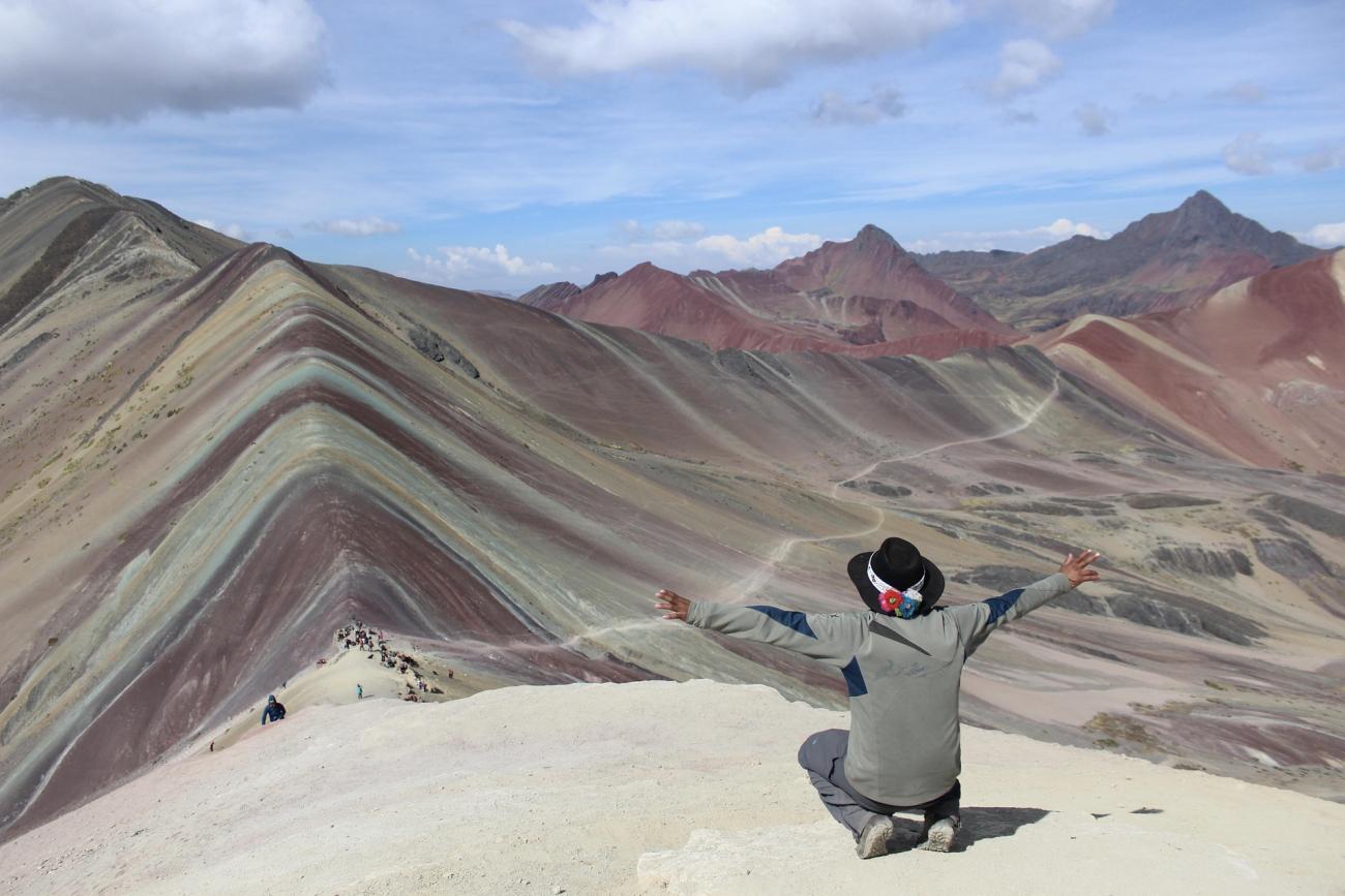 Die Regenbogenberge von Vinicunca: Farbenpracht in Perus Anden