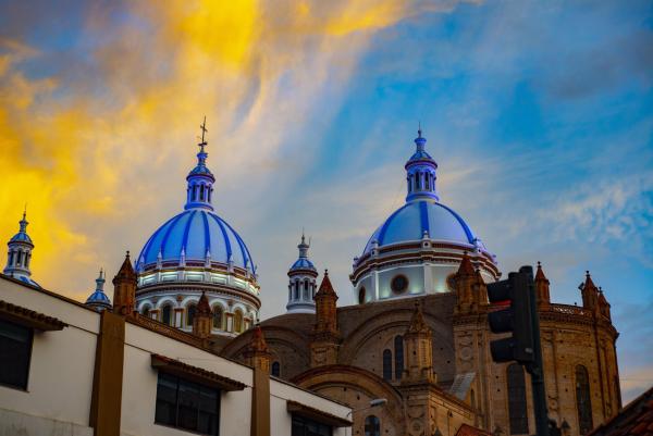 Ein Blick auf das koloniale Erbe und das kreative Leben in Cuenca